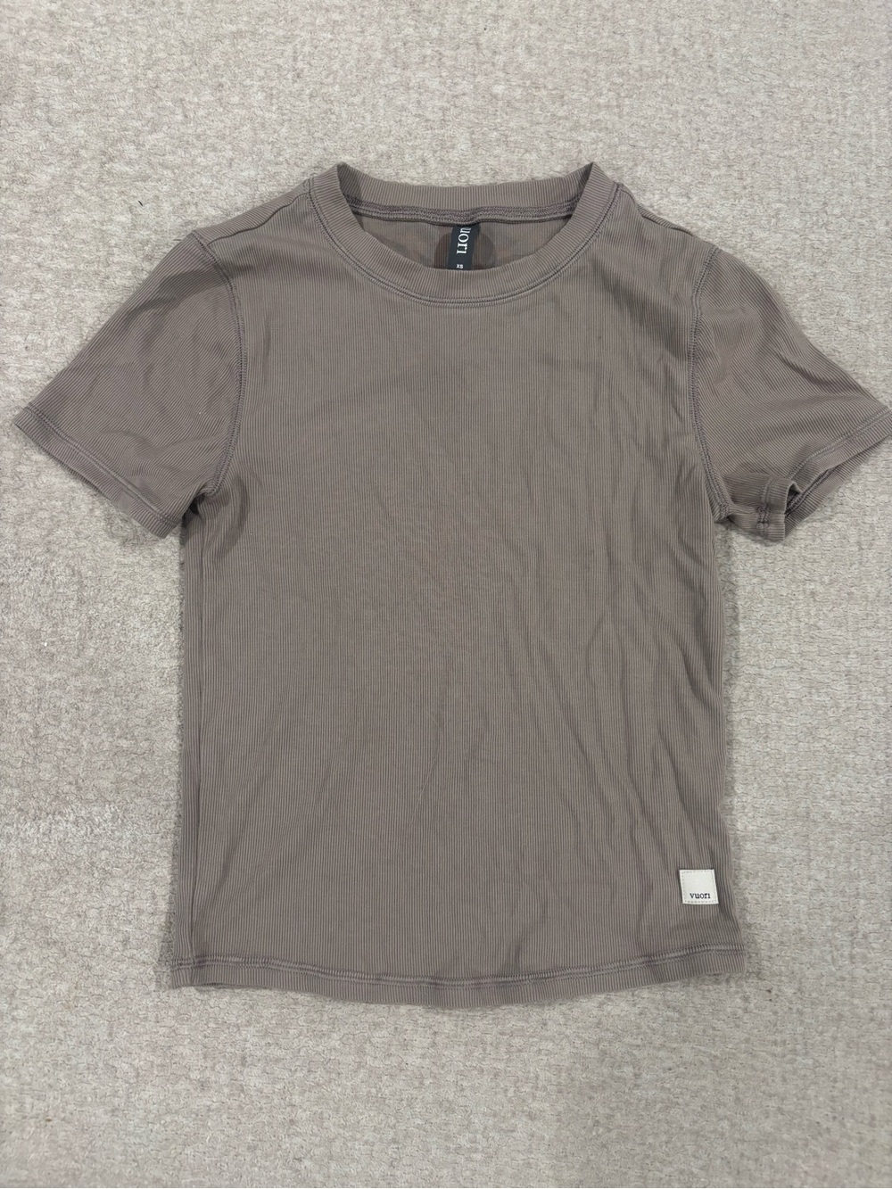 Vuori Short Sleeve Tee in Taupe Brown